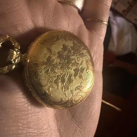 Unisex Vintage Chateau Swiss Pocketwatch *works perfectly* main image 13